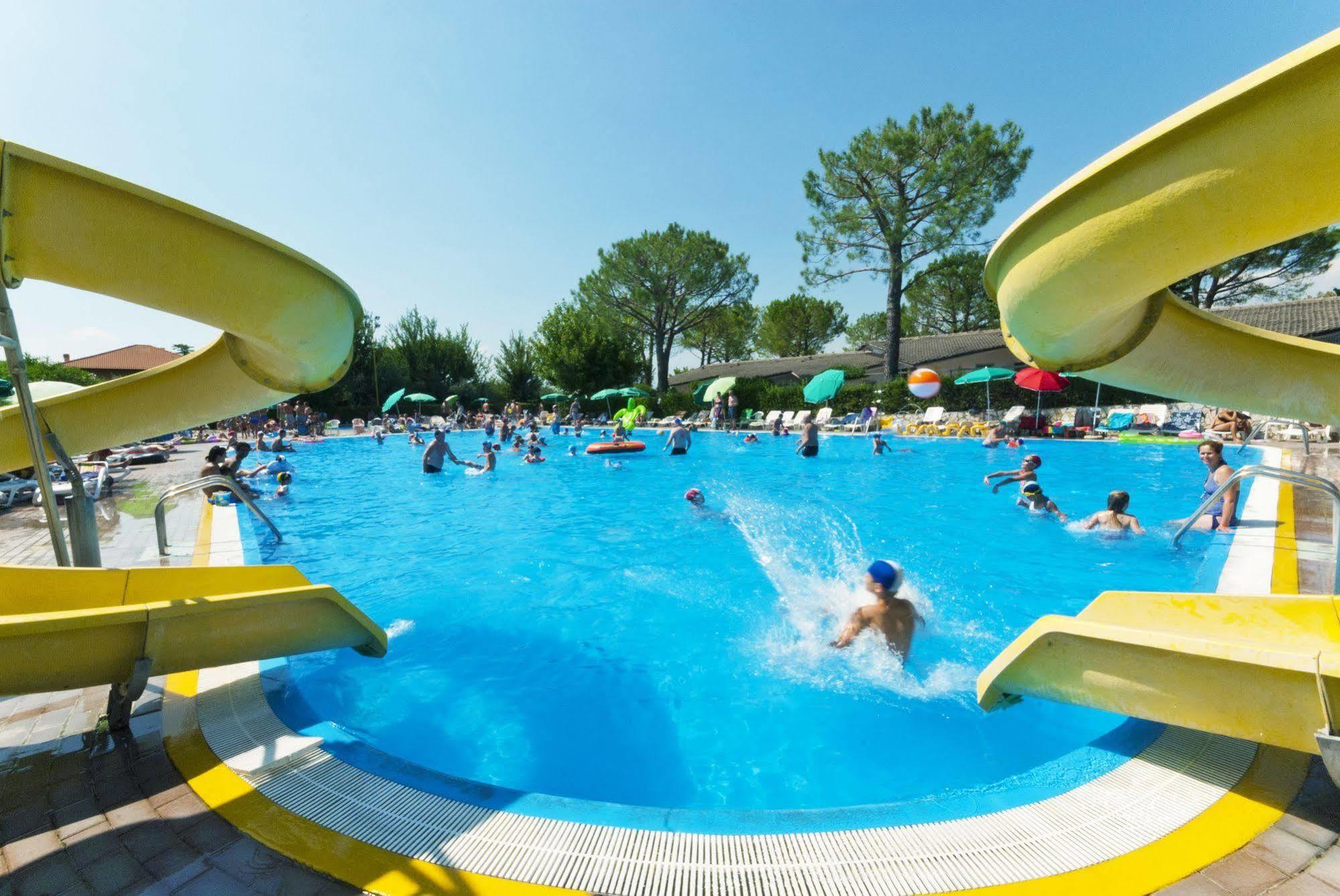 Happy Camp Mobile Homes In Camping Cisano San Vito Bardolino Zewnętrze zdjęcie