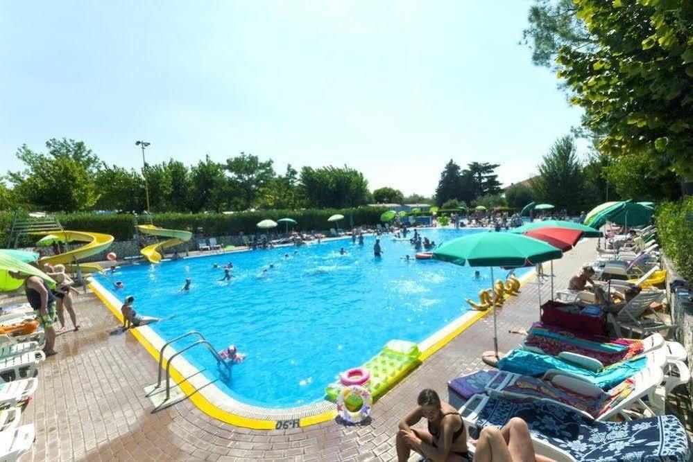 Happy Camp Mobile Homes In Camping Cisano San Vito Bardolino Zewnętrze zdjęcie