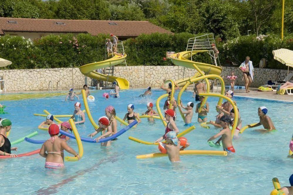 Happy Camp Mobile Homes In Camping Cisano San Vito Bardolino Zewnętrze zdjęcie